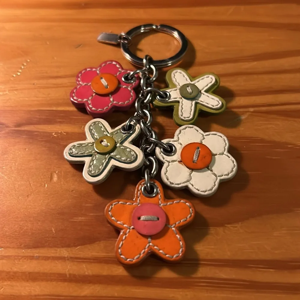 Vintage Coach Leather Flowers Key Fob - Picture 5 of 5